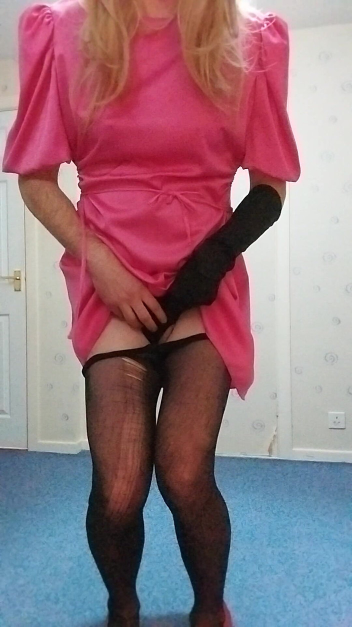 Cindy Belfast: ブロンドの弱虫 ピンクのゴージャスな精液