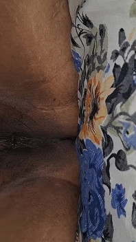 घर पर अकेले हस्तमैथुन करती हैं कविता भाभी