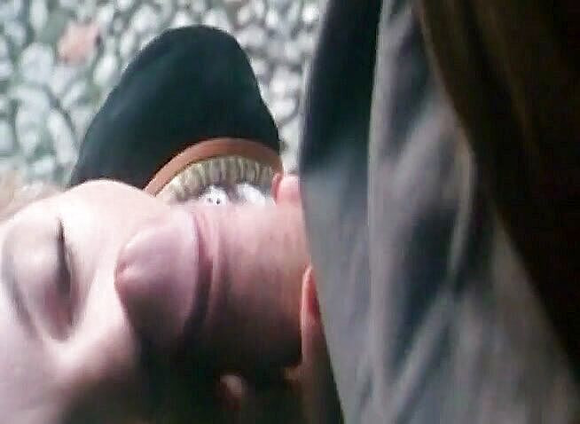 Fetish World: Süße blondine hat heißen sex draußen