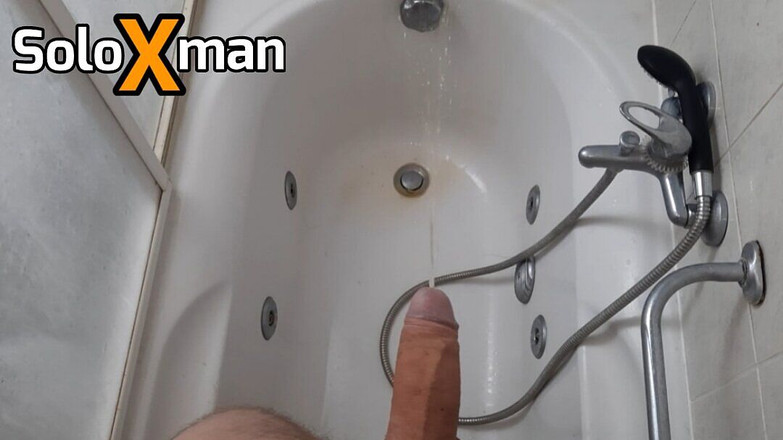 SoloXman: Horny Boy Peeing His Golden Rain in the Bathtub - Soloxman