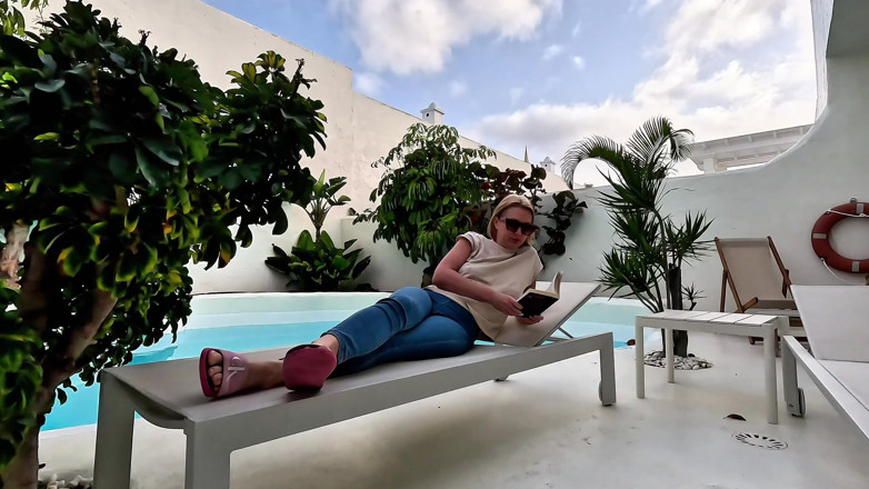 Emma Voyeur: Locked Outside I Couldn't Hold It &amp; Wet My Jeans by...