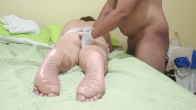 Milfta boohot: Masaż stóp olejkiem dla dojrzałej mamuśki