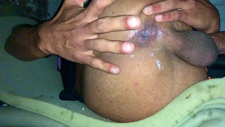 German Tangaboy: Lèche le sperme par mon trou