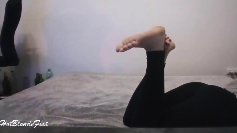 Miley Grey: 그녀의 다리를 가지고 노는 그녀 - Miley Grey