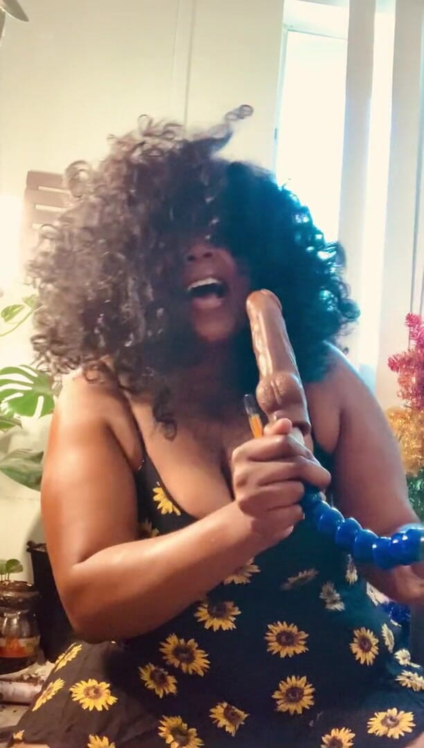Owie Gold: Rock the mic like Shelby said