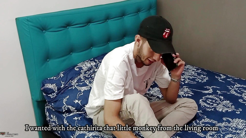 Vayolet: ムラムラしたリアムは彼の友人ヴァヨレットの大きな猫をファックし、彼女は彼の精液を飲み込む - スペイン語のポルノ