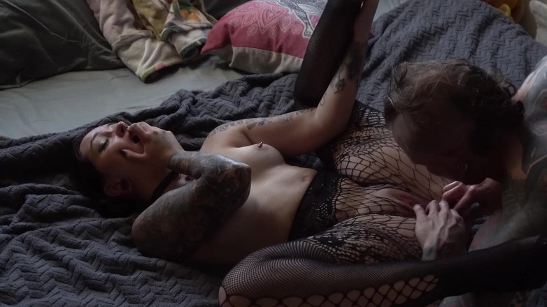 Peter J Hooke: Огромную задницу шлюшки с круглой жопой трахают в рот, грязный минет, большую задницу раком в видео от первого лица!