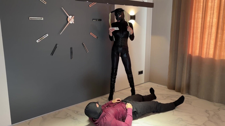 Mistress Mary: 당신은 내 노란색 주스를 충분히 가질 것이다