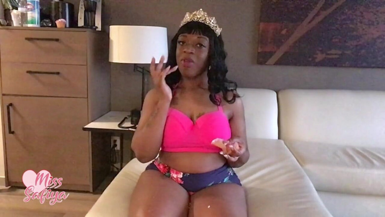 Miss-Safiya: Birthday cupcake crush