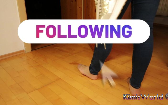 KimisWorld: Adidași bej și ciorapi din nailon - joc cu picioarele și atârnare sub...