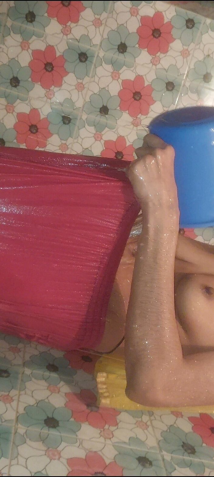 Bd Dirty Queen Sathi: Deshi la più calda e arrapata sathi si doccia nel...