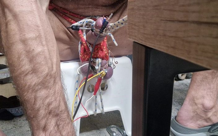 Marastorture: Penis svazování a elektro