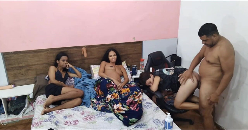 Sapatinha: Orgy with My Female Friend's Wife