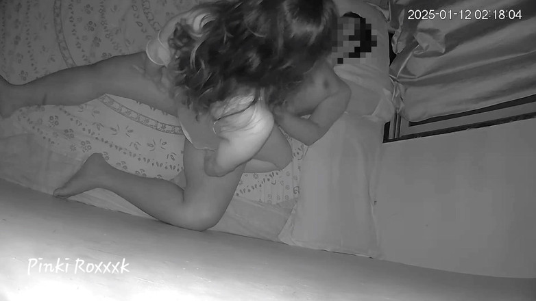 Pinki Roxxxk: 彼氏が彼女を乗せる