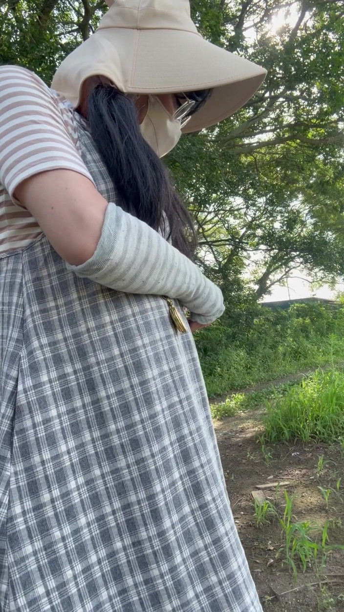 megu2002: No. 290: Playing with an Anal Plug on the Street in...