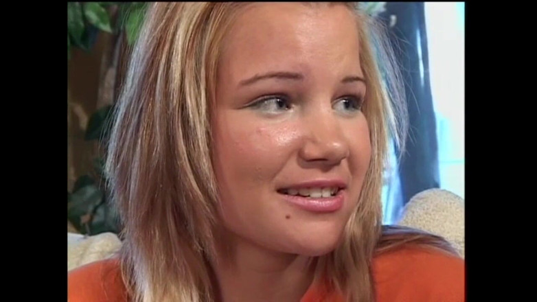 Wet Moments: Máy bay bà già đồng tính thích trẻ và tuổi teen