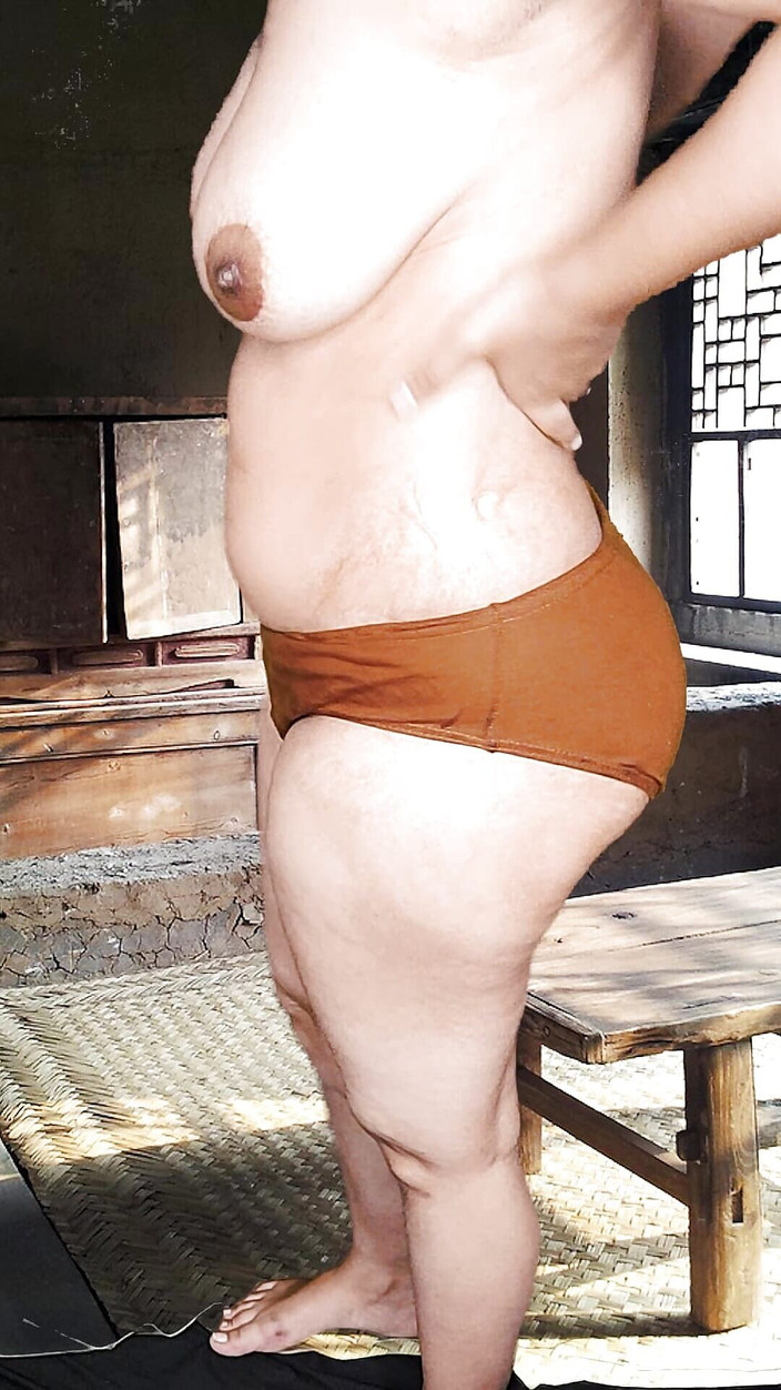 Vicky Thakur: インドDesi女の子腹とボディ摩擦19