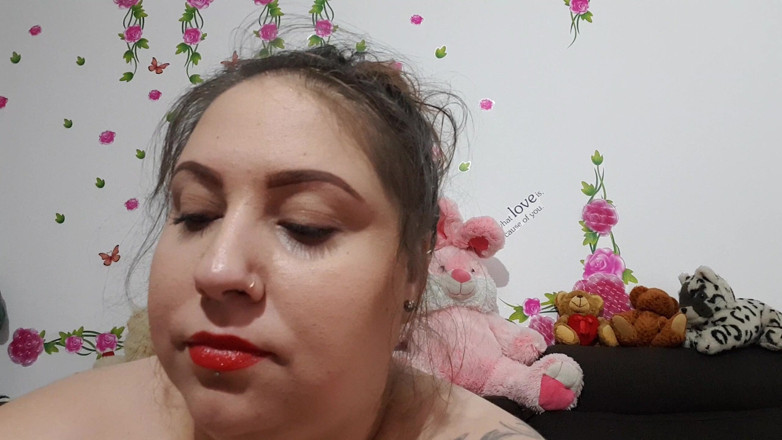 LoraBbw: Kırmızı ruj