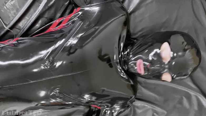 RubberTFD: Twink cu patru mascați - (Mască 3&amp;4 - Mașină de futut , electro și spermă)