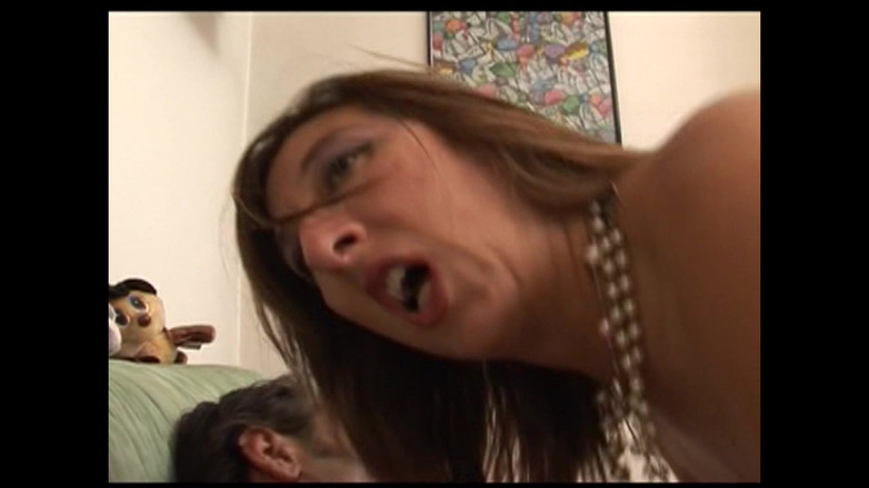 69 Italian District: La cagna sporca implora un duro inculata come una puttana