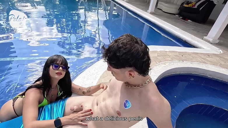 Pelaje mix: Seorang Latina yang sedih menemui ikan duyung dan memutuskan untuk...