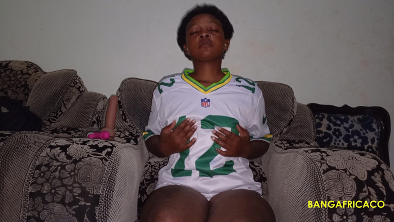 Big daddy kane: Gadis afrika pantat bahenol lagi asik muasin dirinya sendiri