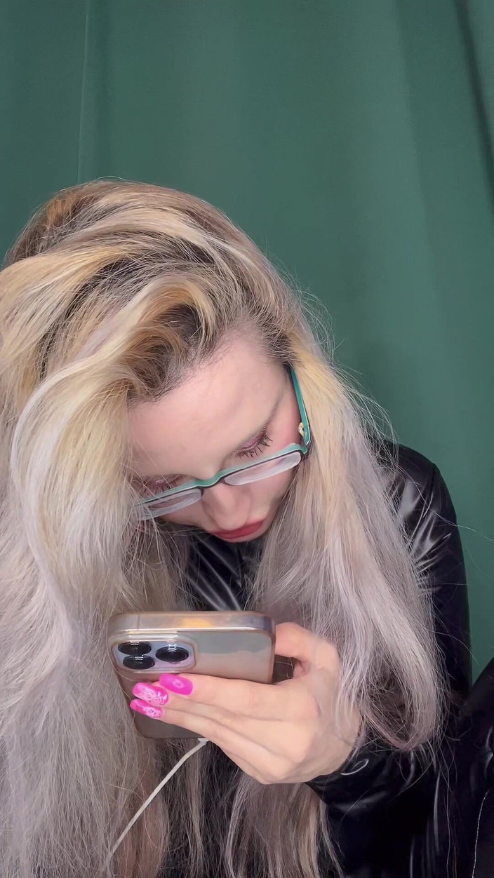 FinDom Goaldigger: 愛依存症ウェブカメラセッションパート4