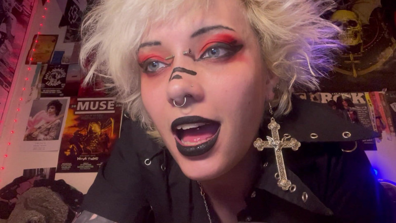 Glitterqueen1999: Your Goth Stepsis Glitterqueen1999 Gives You JOI Before Her Concert -...