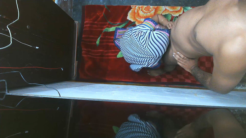 Busty Banuu: Servitoare perversă