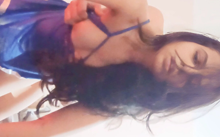 Hot Sis: Adik tiri Latika merokok dan seks keras