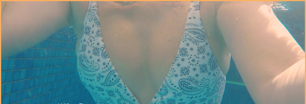 Wifey Does: Mostrándose bajo el agua en la piscina