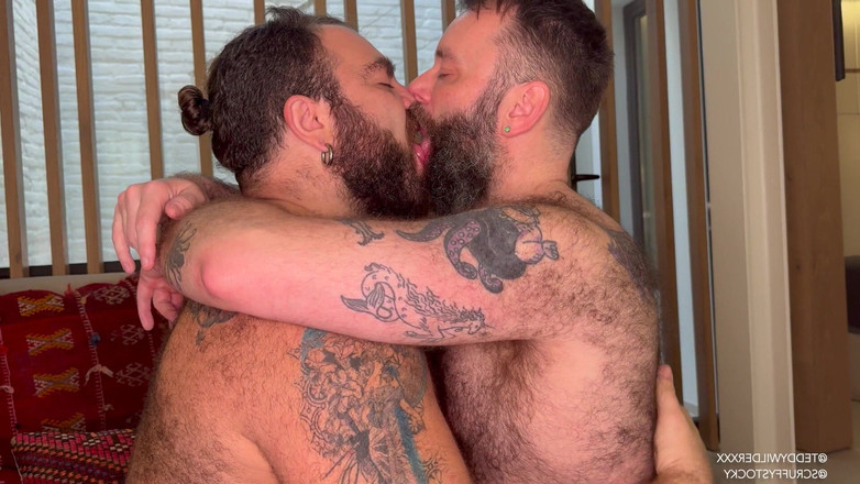 ScruffyStocky: Wild Furry Bear Party: Bătaie în fund, venerare a picioarelor și exercițiu...