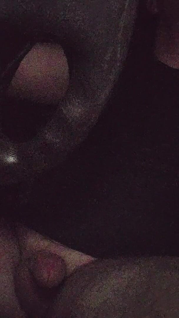 Incredible Dick: Geile man trekt zich af in de vrachtwagen 2