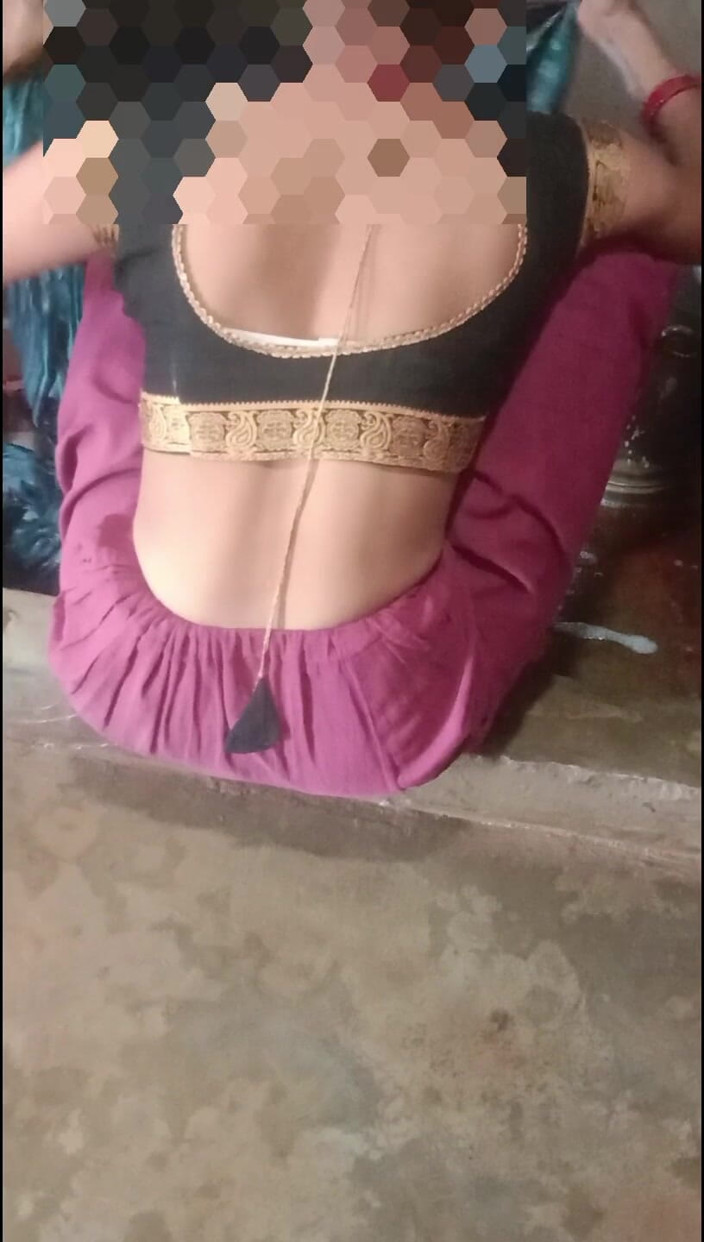 Pushpabhabhi51: Desi Indian Bihari Wife Is Bathing, and the Bath in...