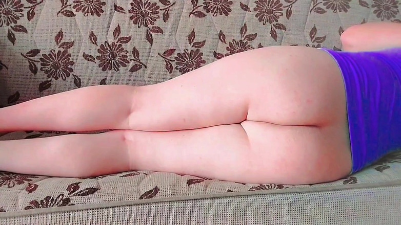 Kitty_Cross: Sissy tuyệt đẹp từ từ trêu chọc với những đường cong cơ...