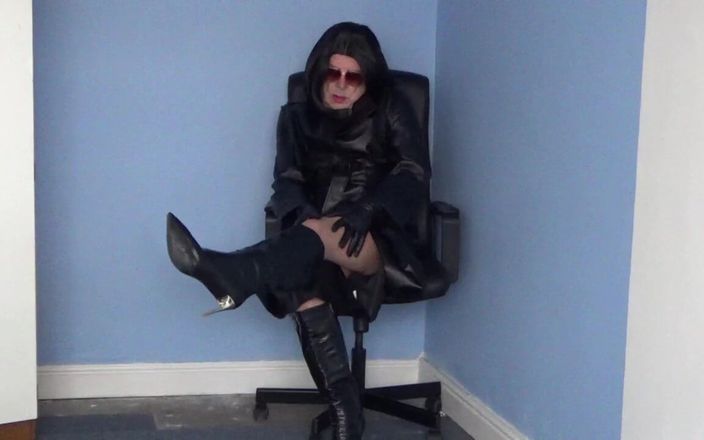 Leather Kirsten: Black &amp; White Leather