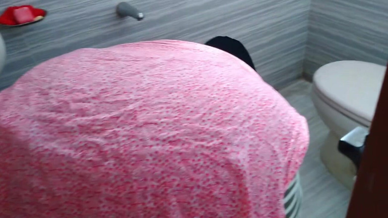 Aria Mia: インド系のセクシーな義母が、洗濯中に義理の息子にセックスされる