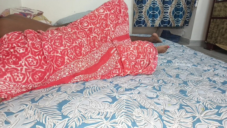 SUDIPABHABHI954: Сводная сестра делит постель с сводным братом трахает полностью жесткий большой член, тугая киска стройная девушка полностью наслаждается трахом киски