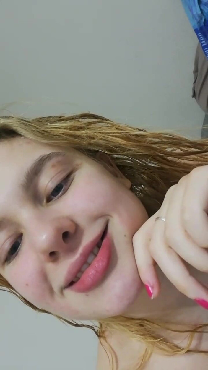 JuiceLussie: Masturbazione dopo la doccia