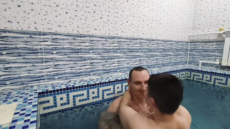 Johny84helen: Sexo na piscina