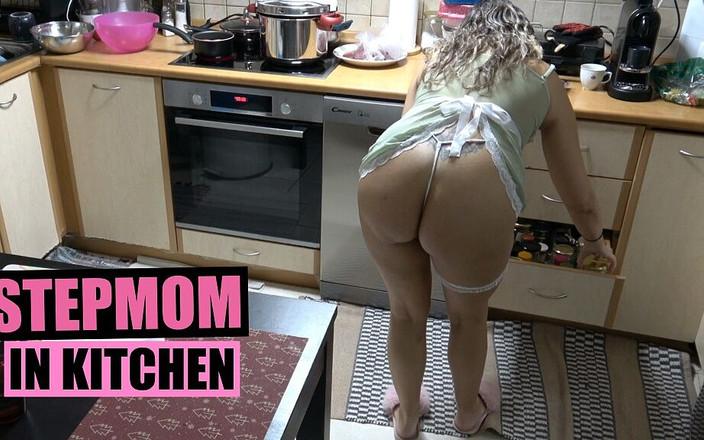 Markus Rokar Massage: Mẹ kế để tôi nghiền con cặc của tôi vào mông...