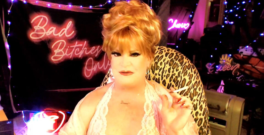 FemmeCheri120: 爱做 1：！直播显示并制作定制内容。