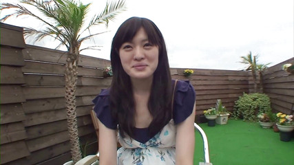 Asiatiques: La dolce ragazza asiatica drena il cazzo duro in pov