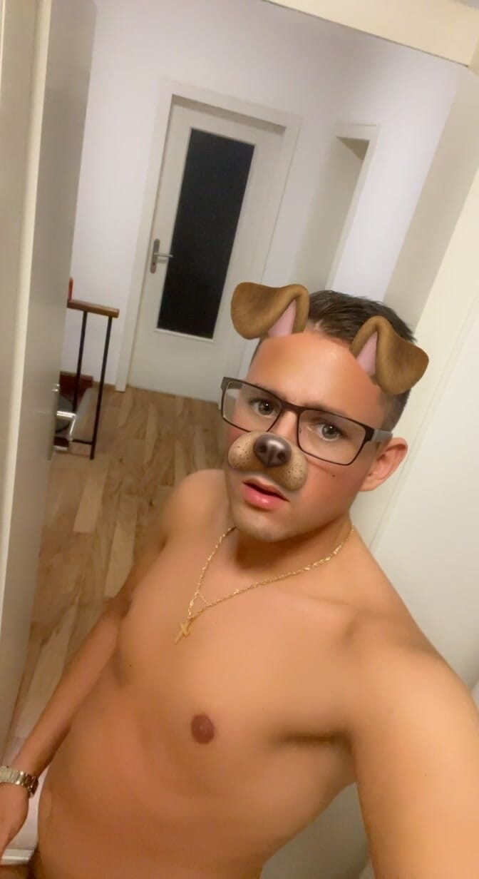 Twinkboy82: Быстрая дрочка перед душем