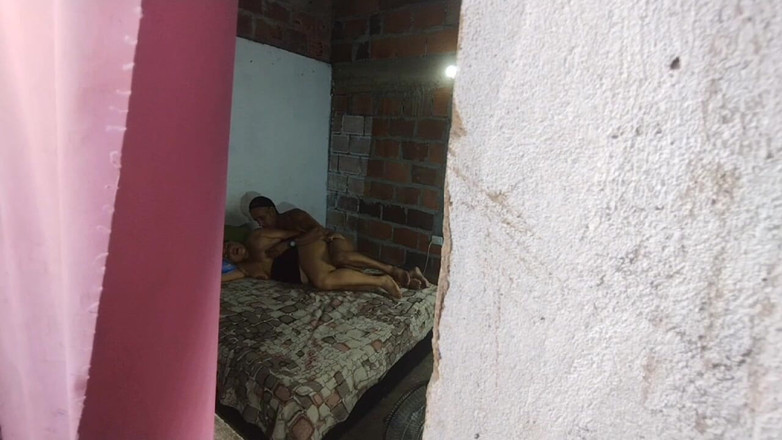 Adribella69: Văd curva mamei mele vitrege futându-l pe prietenul tatălui meu...