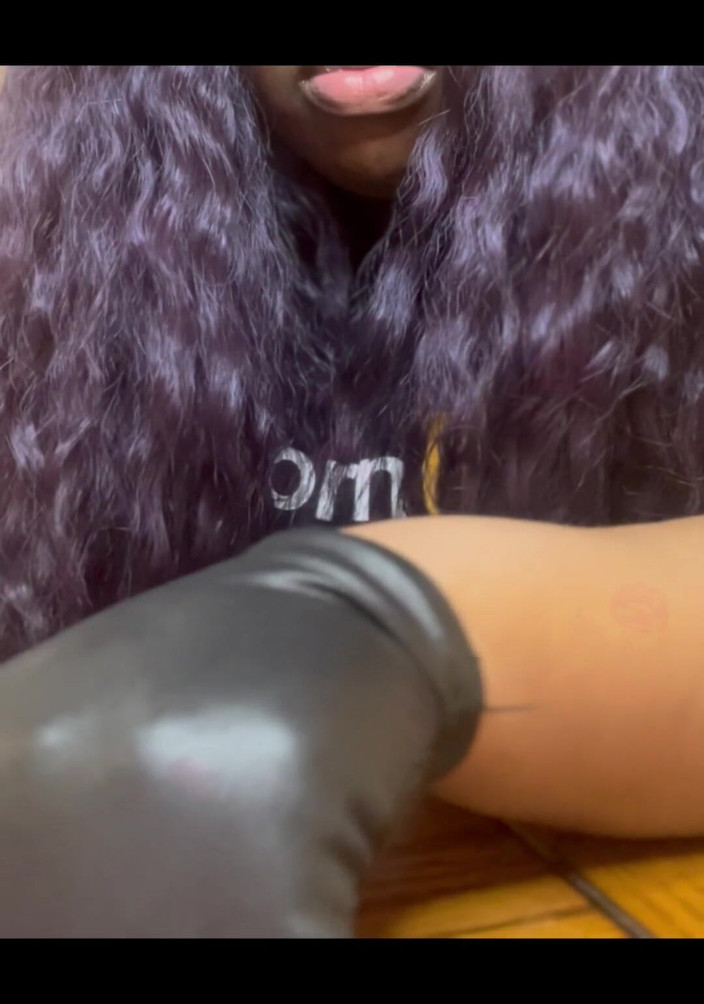 Anye Meshell: Seorang biarawati melakukan joi asmr! Apakah Dia Sin?