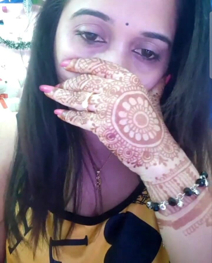 Kanchan devi: India bombea duro el coño en videollamada