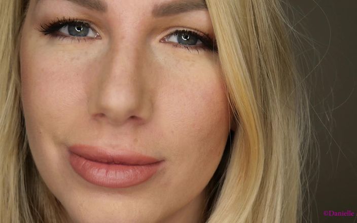 Danielle Maye: Beautiful Lips Custom