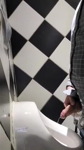 Arab of the Future: Top hairy Arab pissing in the restaurant