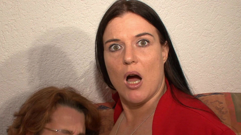 MMV Films: Sexo babá sexo a três sofá orgia quente gatas cavalgam...